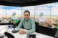 Más de uno artwork