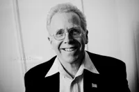 HealthCast Now - The Intersection of Health, Wellness & Circadian Optimization artwork