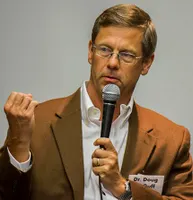 HealthCast Now - The Intersection of Health, Wellness & Circadian Optimization artwork